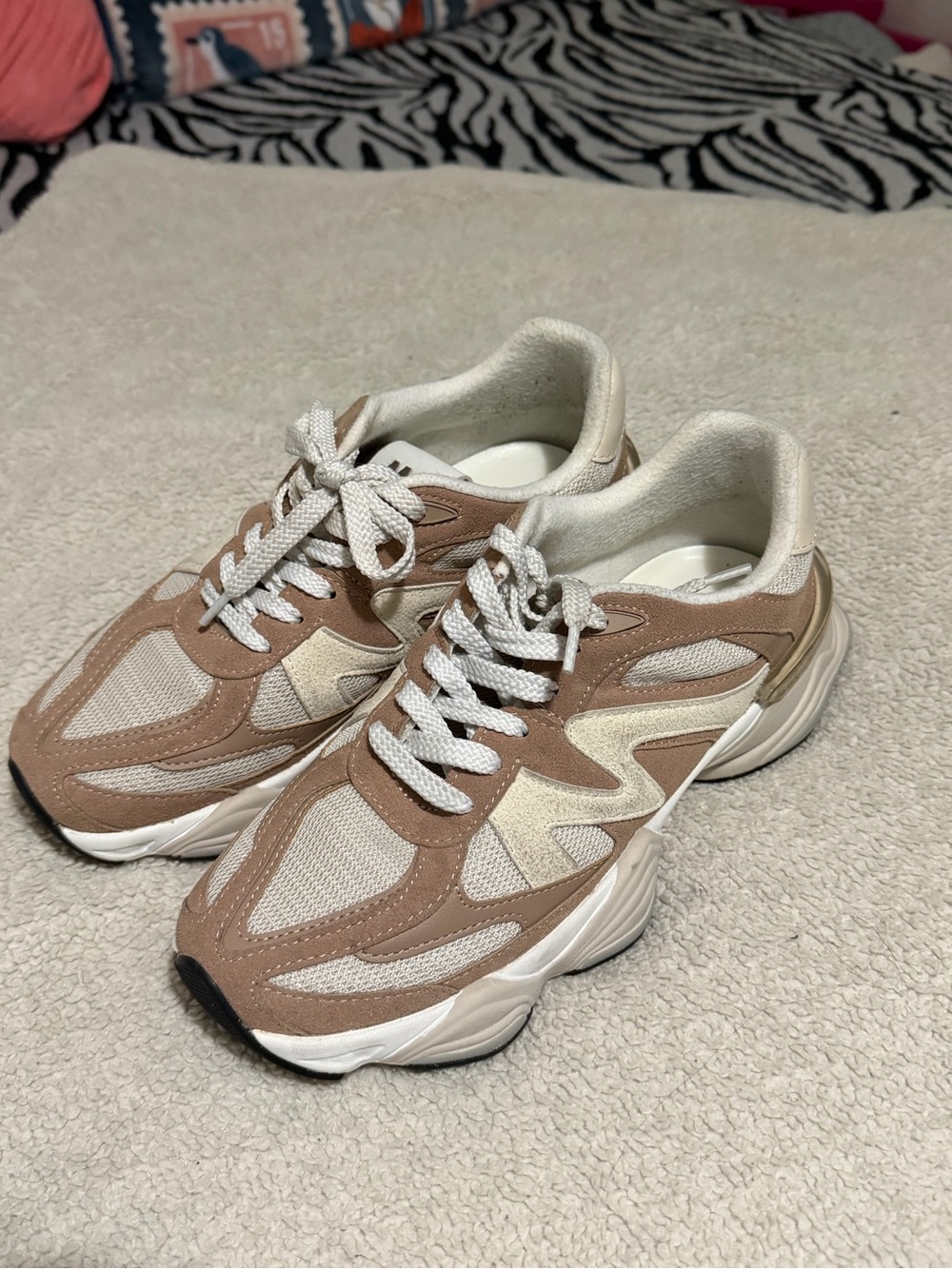 Steve Madden Womens Beige and Cream Chunky Sneakers